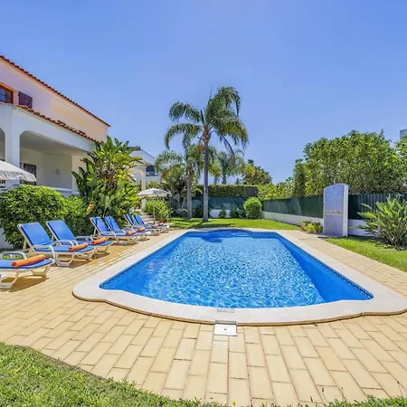 Casa Palmeiras By